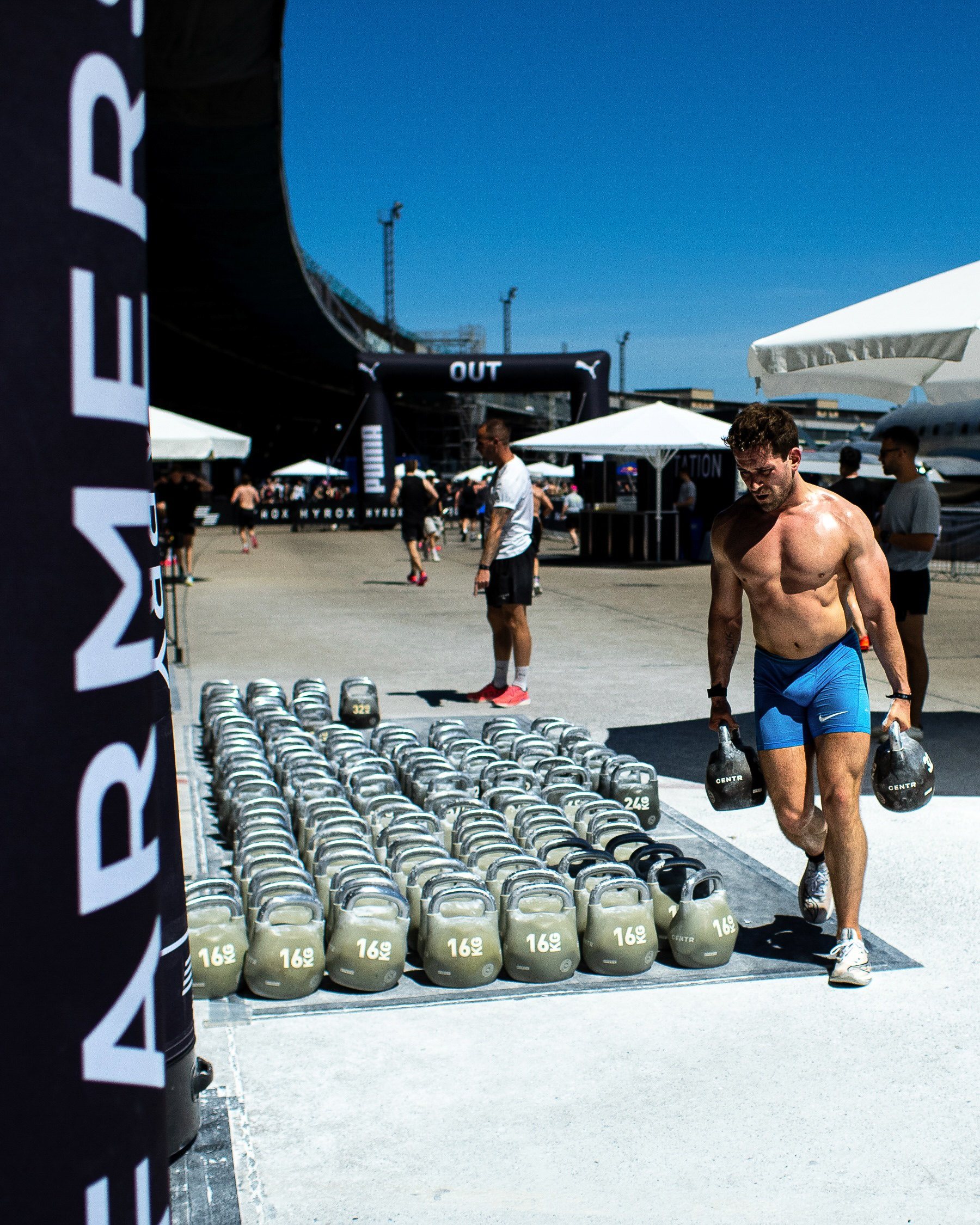 Farmers Carry beim HYROX in Berlin